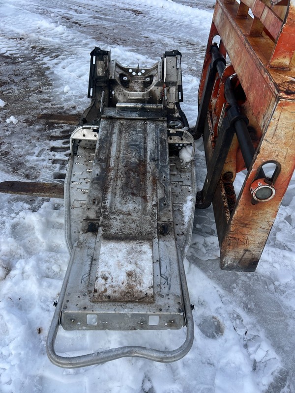 06 Ski-Doo MXZ 550 REVframe chassis tunnel