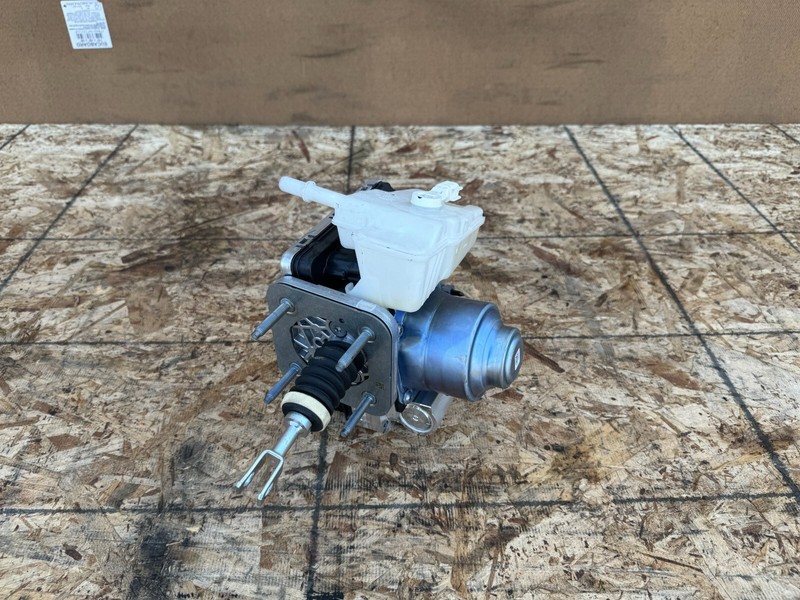 FORD MUSTANG MACH-E 2021-2024 OEM MASTER BRAKE BOOSTER ABS WITH RESERVOIR ASSY
