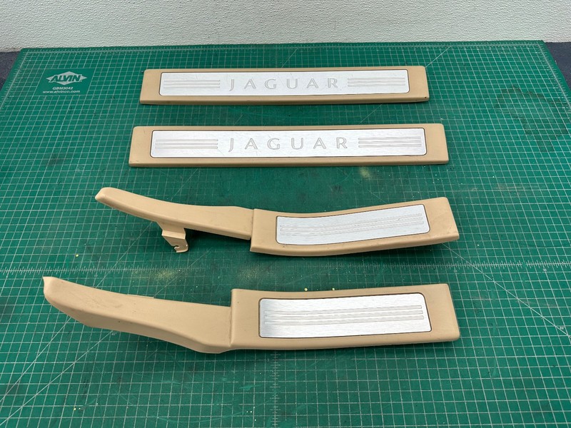 09-15 JAGUAR XF XFR DOOR SILL PANEL SCUFF PLATE STEP COVER TRIM SET OF 4 OEM