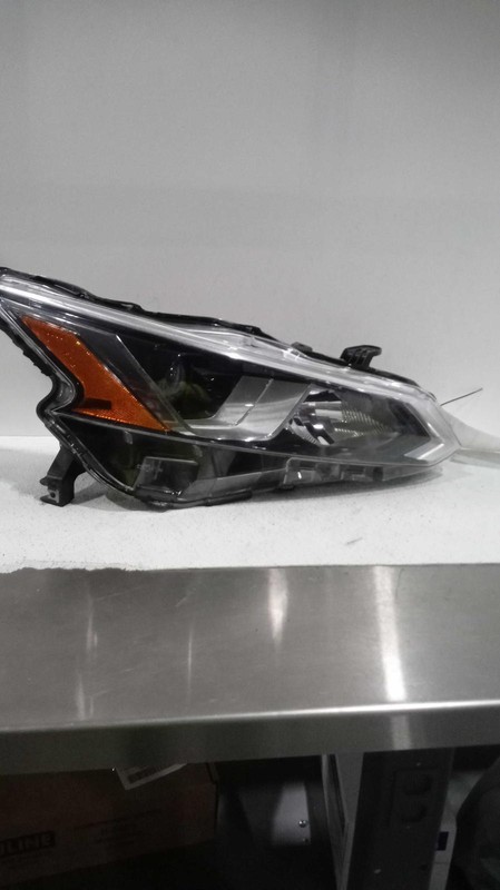 2019 Nissan Altima Right Headlight Assembly Blue Halogen 110K Miles OEM