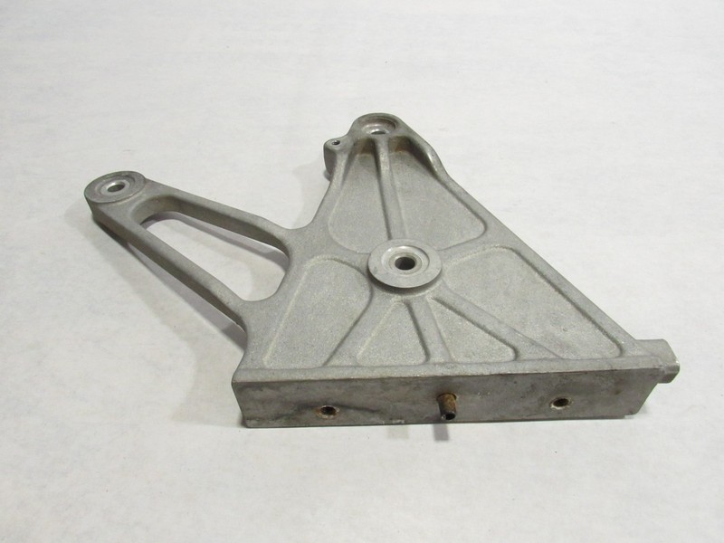 15-19 Ferrari 488 Spider 2017 Right Transmission Oil Exchanger Mount Bracket ;@2