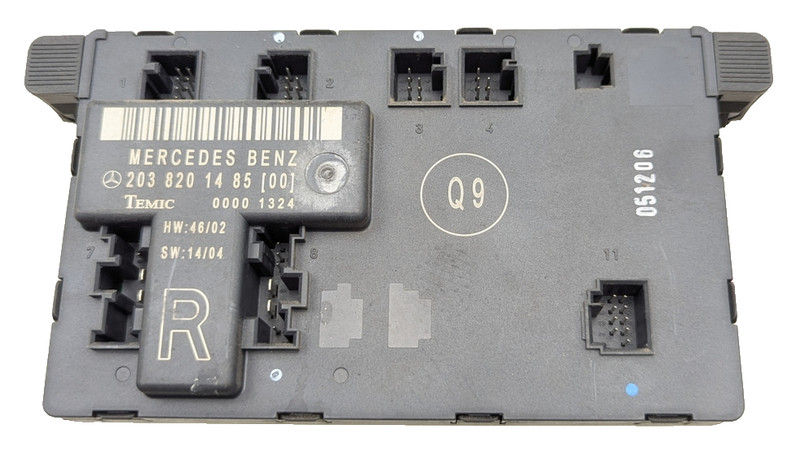 01-07 Mercedes W203 C230 C280 C320 Front Right Door Control Module 2038201485