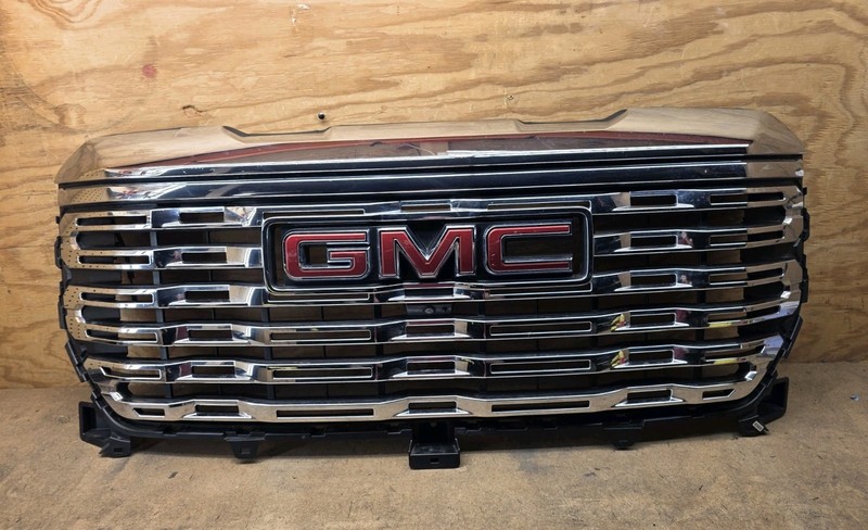 2022 2023 2024 2025 GMC SIERRA 1500 FRONT BUMPER GRILLE W/CAMERA 84878065 OEM