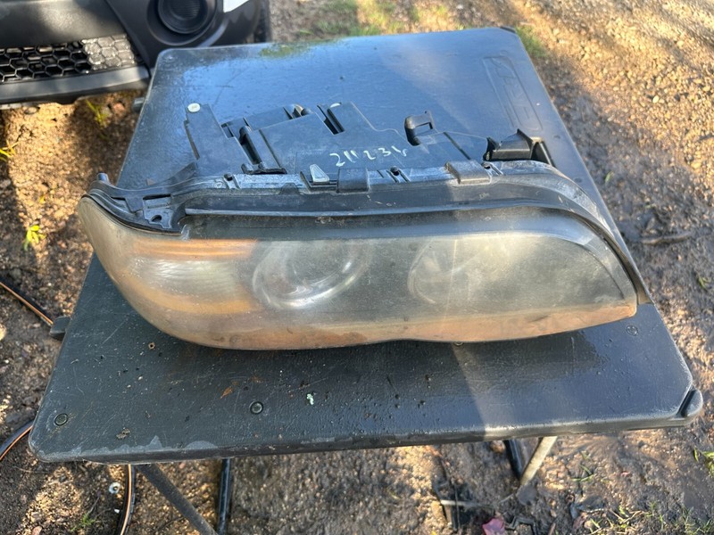 04-06 BMW X5 RH FRONT PASSENGER SIDE HID XENON HEADLIGHT ASSEMBLY