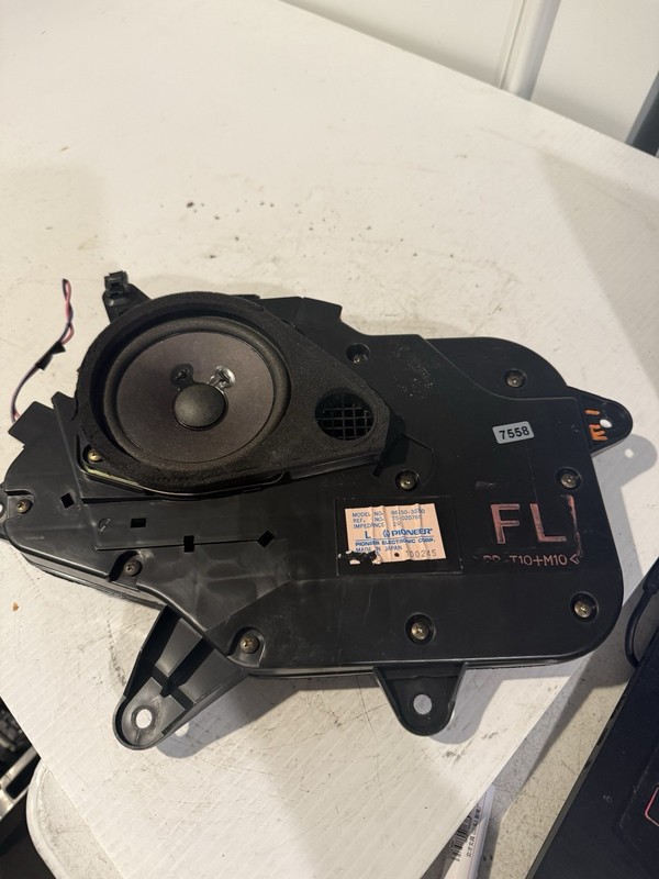 98-05 Lexus GS300 GS400 Left Driver Front Door Speaker 86150-30300
