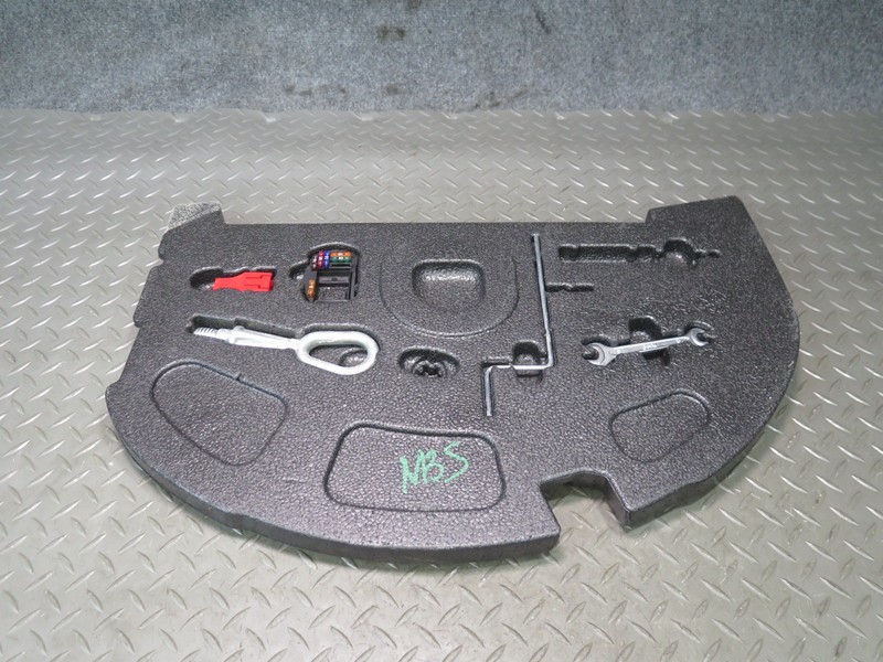 2006-2010 BMW E63 E64 M6 REAR TRUNK SPARE TIRE TOOL KIT FOAM HOLDER TRAY ASSY