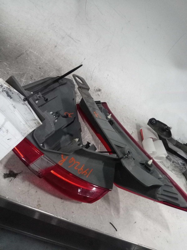 2015-2016 Honda CR-V Right Upper Tail Light Assembly OEM Used Blemished 6011