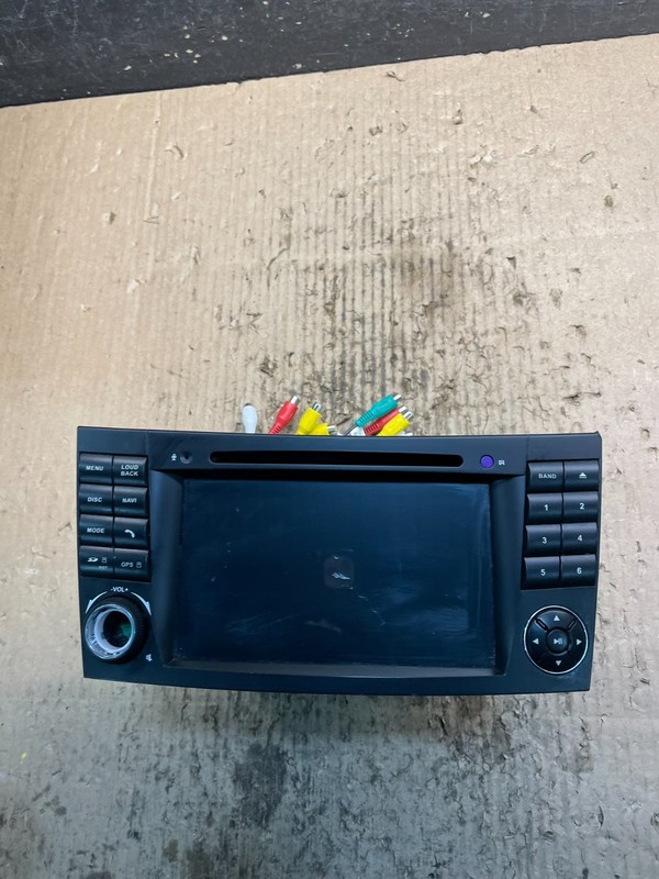 2006 to 2008 Mercedes Benz E Class AM FM Radio w/ Display Aftermarket V0856 PS