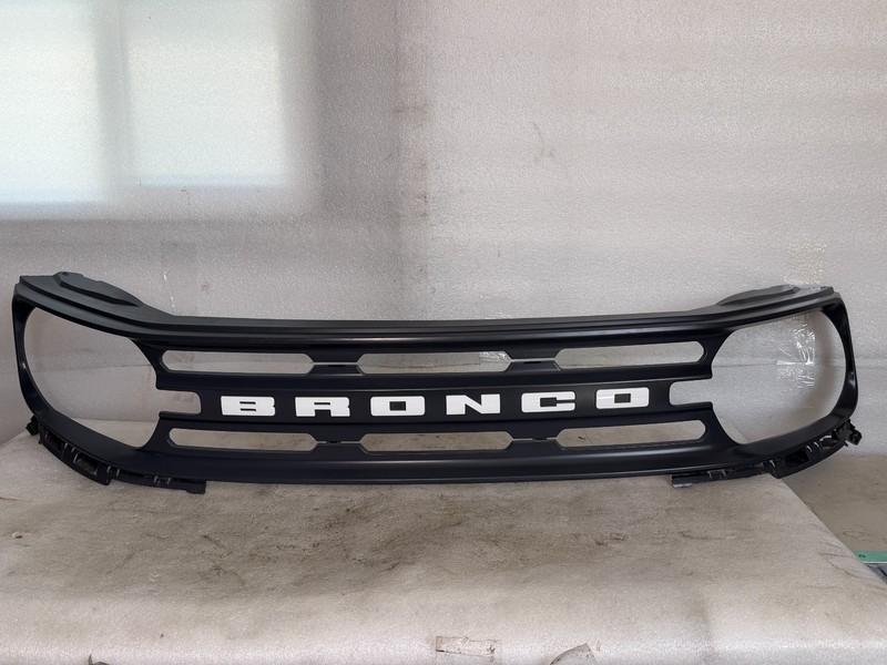 2024 FORD BRONCO FRONT GRILLE USED OEM Gloss Black