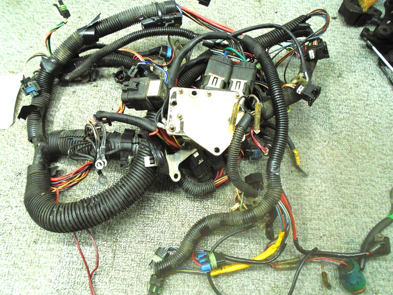 USED ENGINE WIRE HARNESS ASSY 853330A1 MERCURY OPTIMAX 135-150 HP OUTBOARD