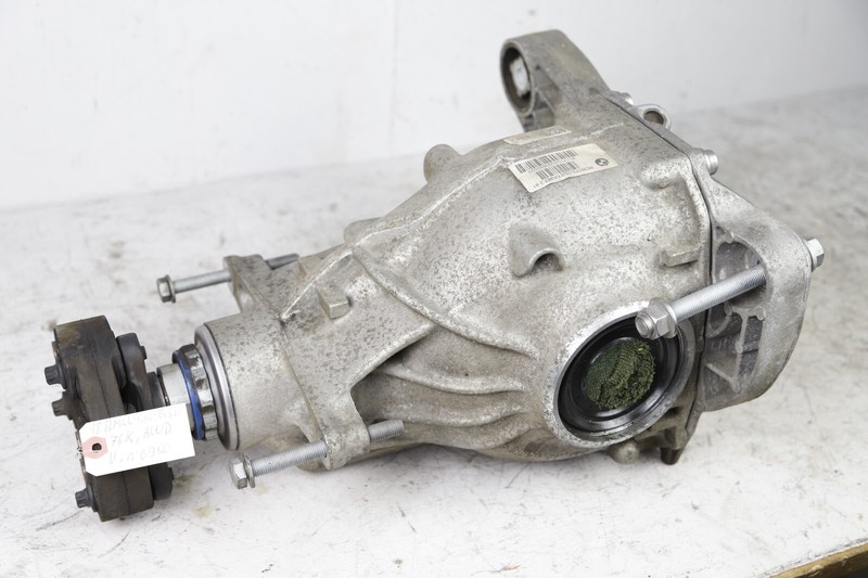 2016 - 2020 BMW 750 G11 G12 4.4L REAR DIFFERENTIAL AXLE CARRIER 2.81 OEM