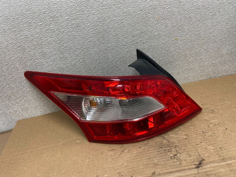 2009 2010 2011 Nissan Maxima Left Driver Lh Side Tail light OEM AB4690 LK