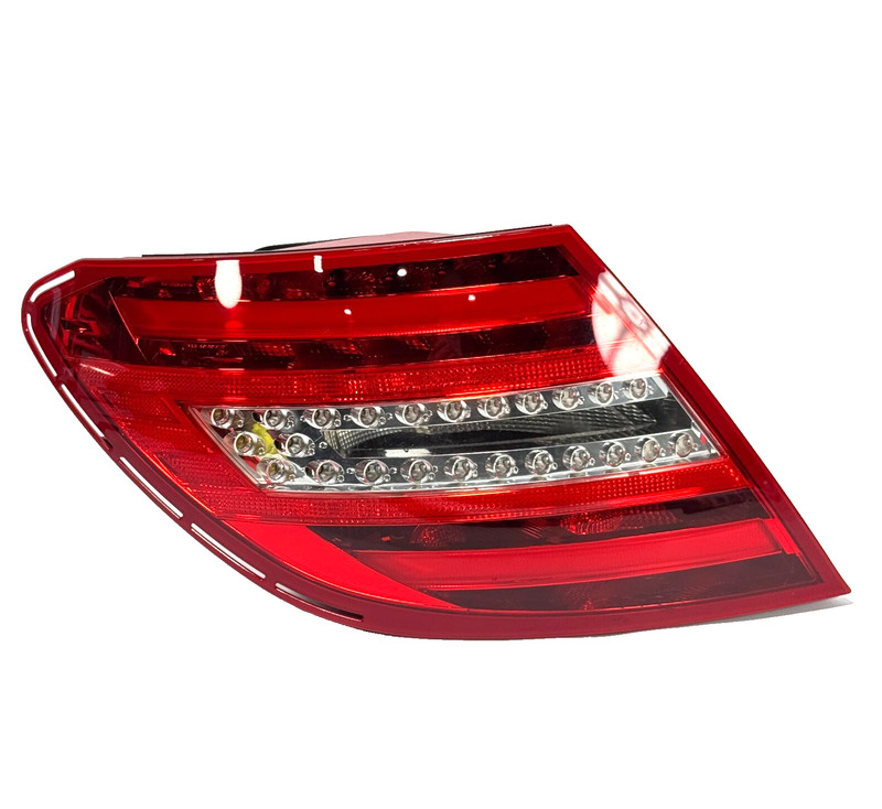 📌2012-15 MERCEDES W204 C250-C350 REAR LEFT DRIVER SIDE TAIL LIGHT LAMP LED OEM