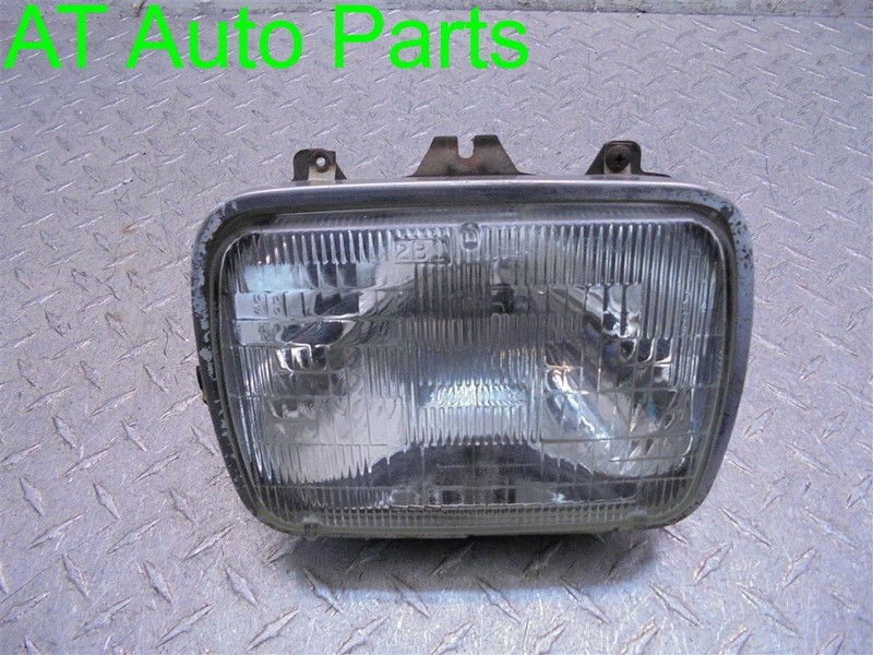 98 99 00 01 C1500 C2500 C3500 YUKON TAHOE PASSENGER HEADLAMP 25949657