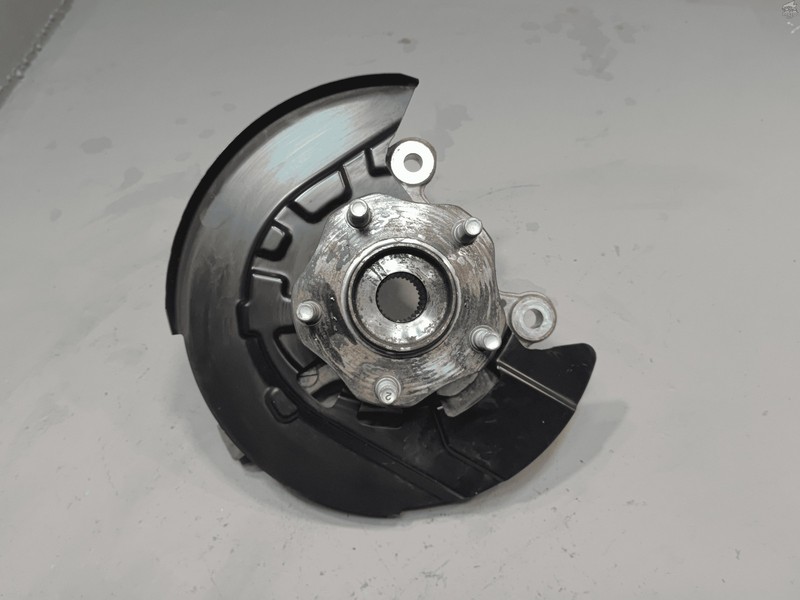2021-2025 Nissan Rogue AWD Front Pessenger Side Spindle Knuckle Wheel Hub OEM