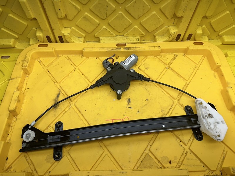 2007 Honda Ridgeline Front Left Power Window Regulator & Motor OEM