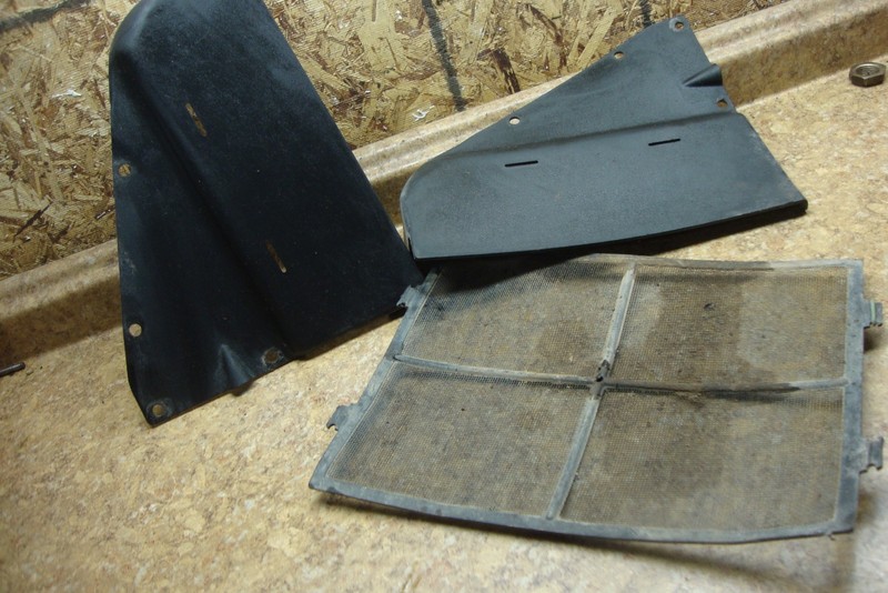 1996 Polaris Sportsman 400 4x4 ATV W968040 Radiator Guard Screen Cover Plastic