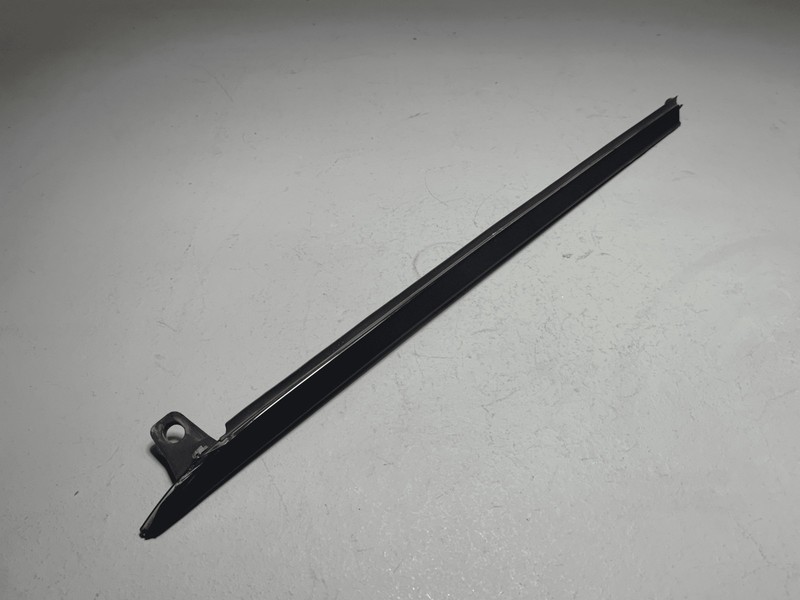 2021-25 NISSAN ROGUE REAR PASSENGER SIDE QUARTER PANEL UPPER FINISH MOLDING OEM