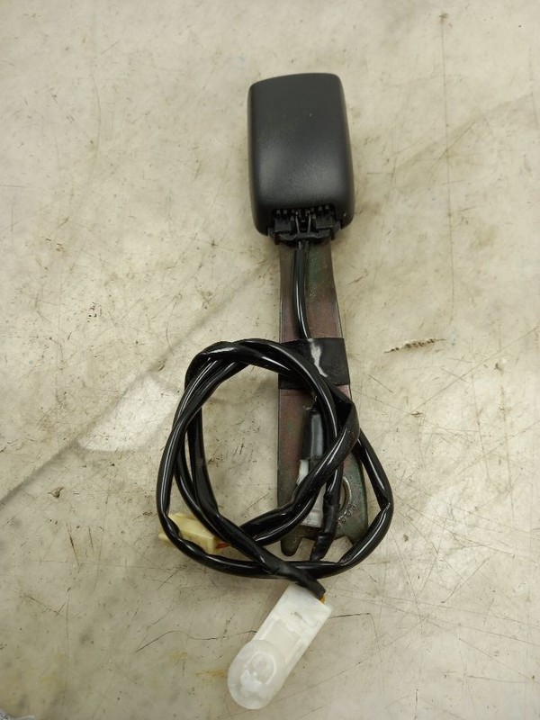 04 05 TOYOTA RAV 4 S FRONT PASSENGER RIGHT SEAT BELT BUCKLE GRAY-FA11