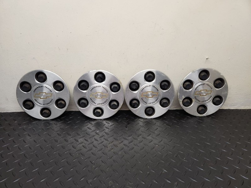 96-00 Chevrolet Silverado 1500 Center Wheel Caps (Set Of 4) OEM 15712387
