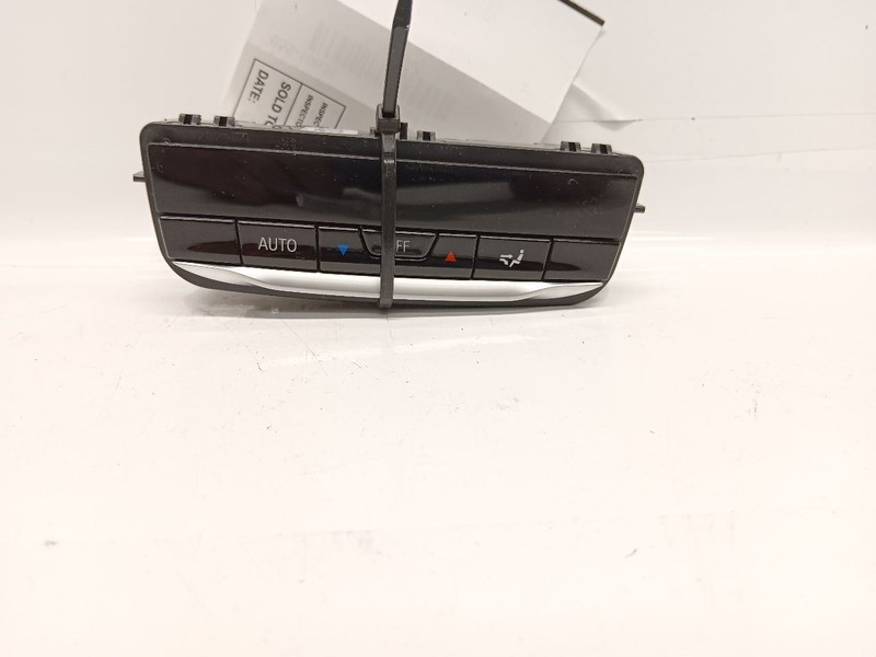 BMW 330i G20 CONSOLE REAR AC HEATER CLIMATE CONTROL SWITCH OEM 2019-2020