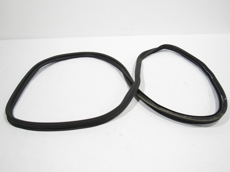 19-23 Mercedes CLS450 C257 2021 Rear Trunk Weatherstrip Rubber Seal ; :A