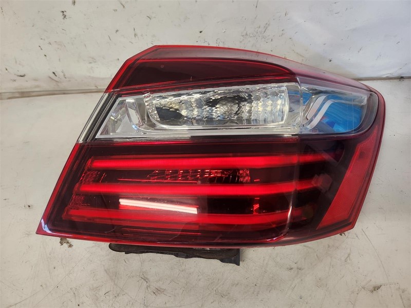 2016-2017 Honda Accord Rear Rh Quarter Panel Brake Tail Light 33500-T2a-A21 Oem