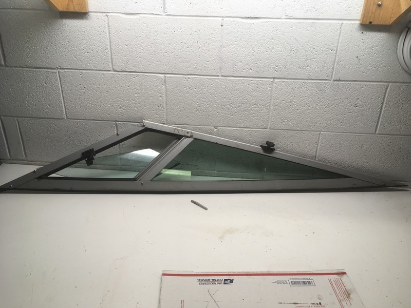 Z7 Crownline 182 Windshield Glass Port Side Passenger