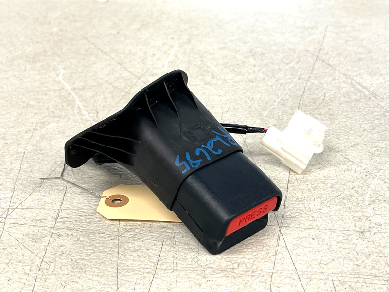 ⭐2017-2022 TOYOTA PRIUS PRIME REAR LEFT SIDE SEAT BELT BUCKLE ASSY OEM LOT2685