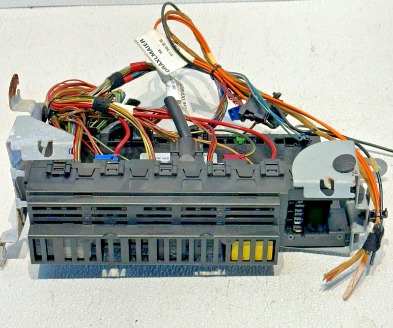 03 04 05 MERCEDES E320 FUSE BOX SAM UNIT RELAY CONTROL MODULE OEM