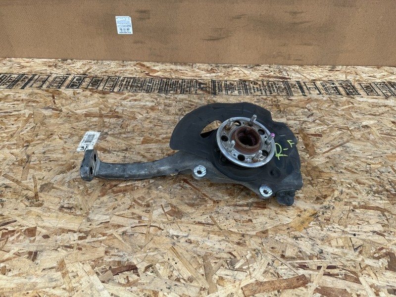 GENESISG90 2017-2020 OEM FRONT RIGHT PASSENGER SPINDLE KNUCKLE RWD 3.3T