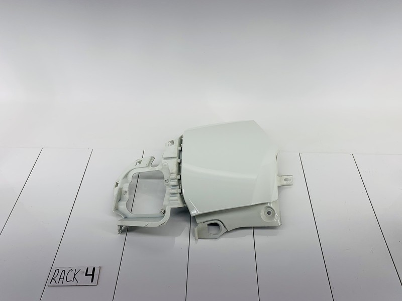 15-23 JEEP RENEGADE REAR LEFT SIDE BUMPER UPPER COVER PANEL ALPINE WHITE OEM