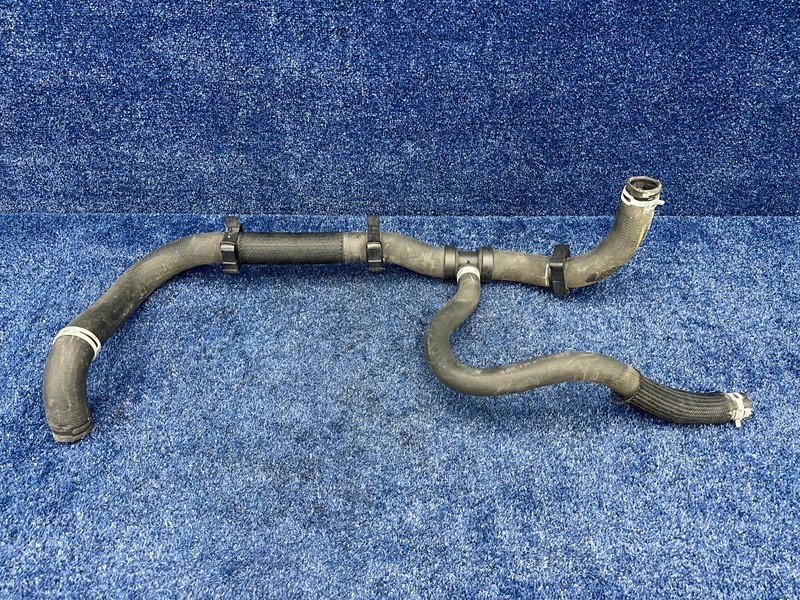 2014-2018 GMC Sierra Silverado 1500 5.3L Radiator Coolant Hose OEM 23129955