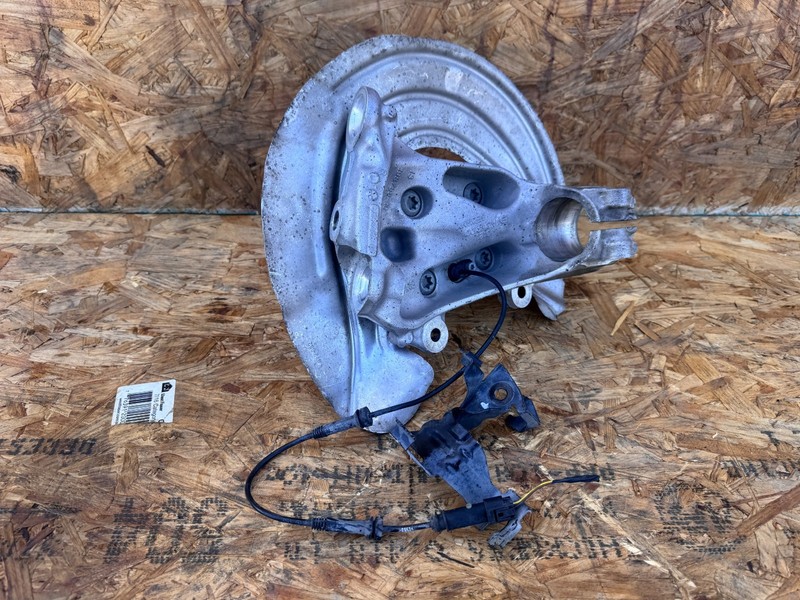 12-19 OEM BMW F30 3 Series Front Right Passenger Spindle Knuckle Hub Carrier
