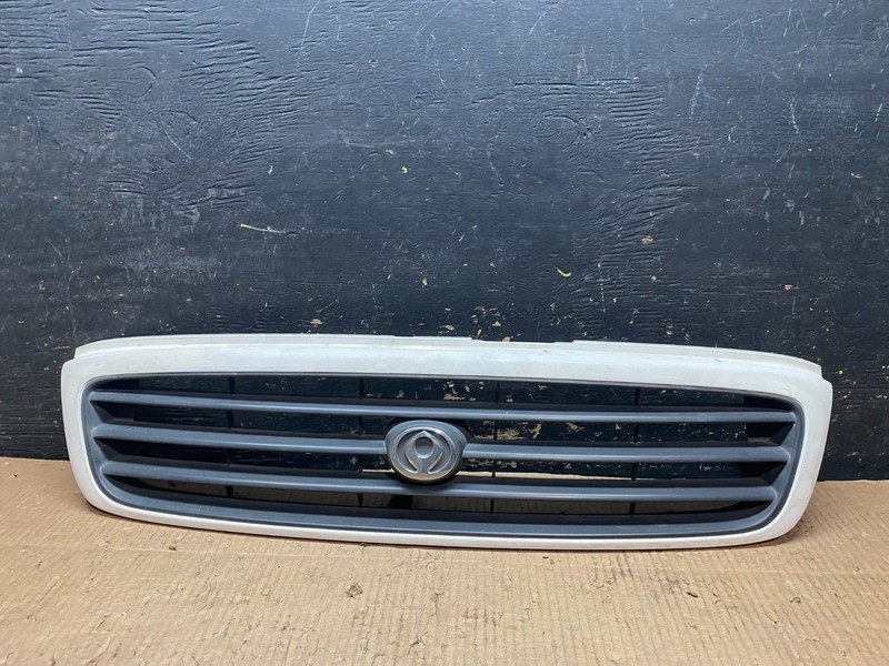 1998 to 1999 Mazda MPV Front Grill Grille Y6483 PS