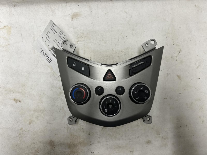 2016 SONIC Heat AC Controller graphite silver face 94781800 OEM 16