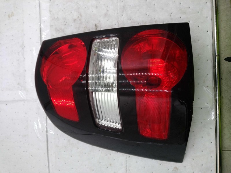 Used Left Tail Light Assembly fits: 2010 Ford Explorer quarter panel mounted exc