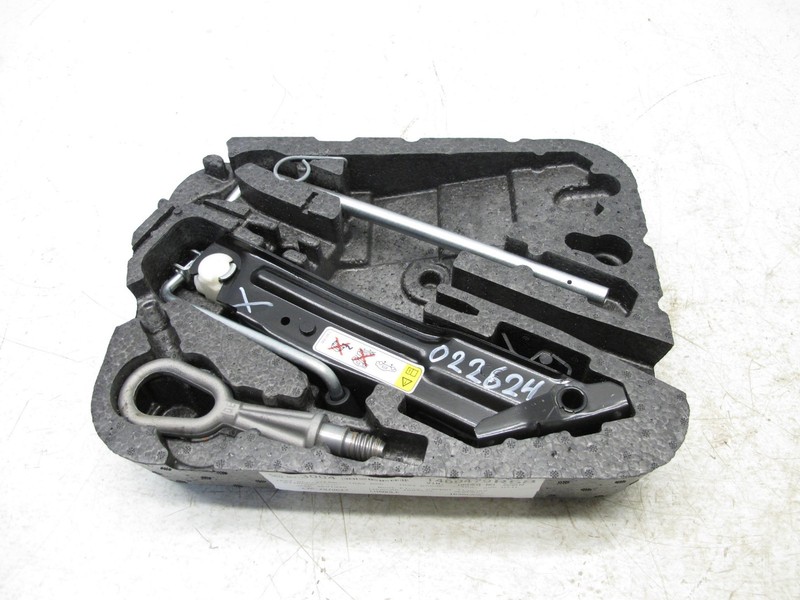 07-15 MINI COOPER S R58 R55 - R59 TRUNK FLOOR STORAGE BOX JACK TOOL OEM 022624