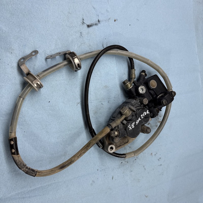 1988 Honda Xr250r Xr 250r Motorcycle front brake, master cylinder and caliper