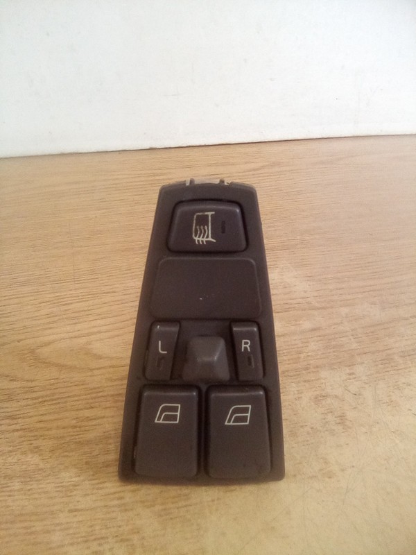 International Prostar 22569484-P01 Left Driver Door Window Switch
