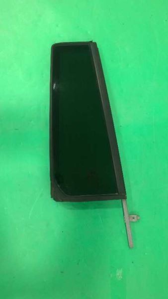 05 06 LR3 LR4 PASSENGER RIGHT REAR VENT GLASS OEM 3366-34