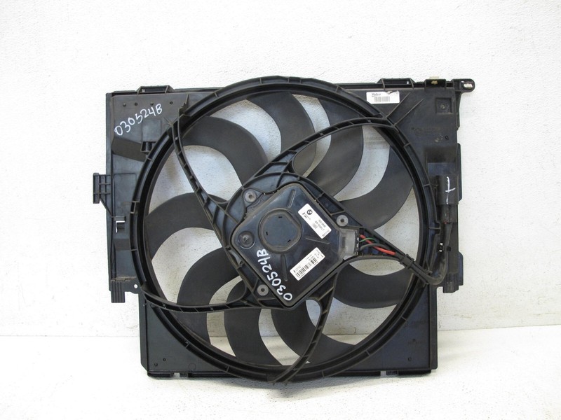 16-21 BMW F30 328i 430i 230i M240i ENGINE COOLING FAN BLADE MOTOR SHROUD 030524B