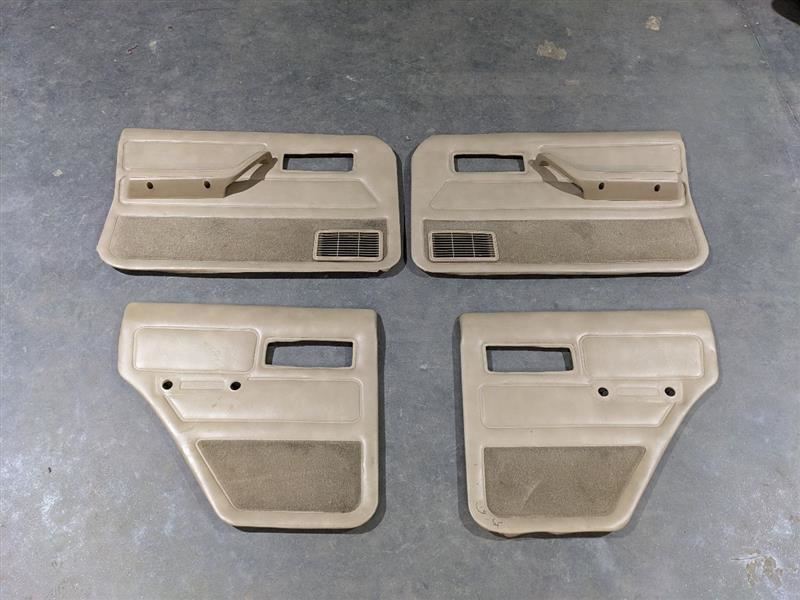 CHEROKEE1996 Front and Rear Set of 4 Door Trim Panel 1143228