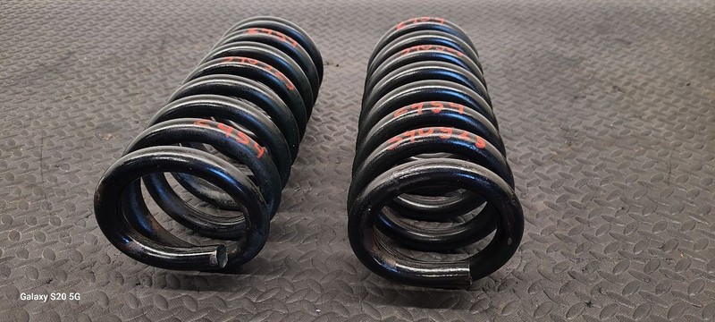 94-97 Ford F250 F350 4x2 Front Coil Springs Pair OEM 5C3Z-5310-D