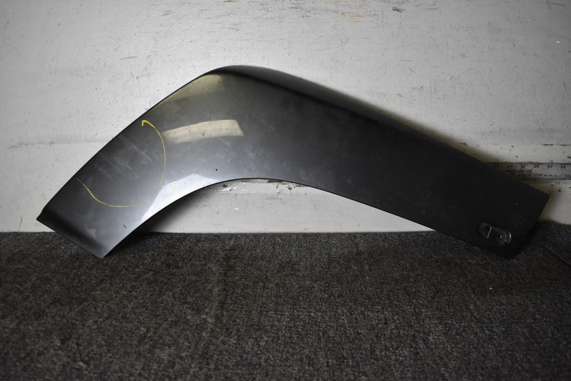 2020 RANGE ROVER VOGUE L460 REAR BUMPER RIGHT PASSANGER SIDE TRIM M8E2-17C768-C