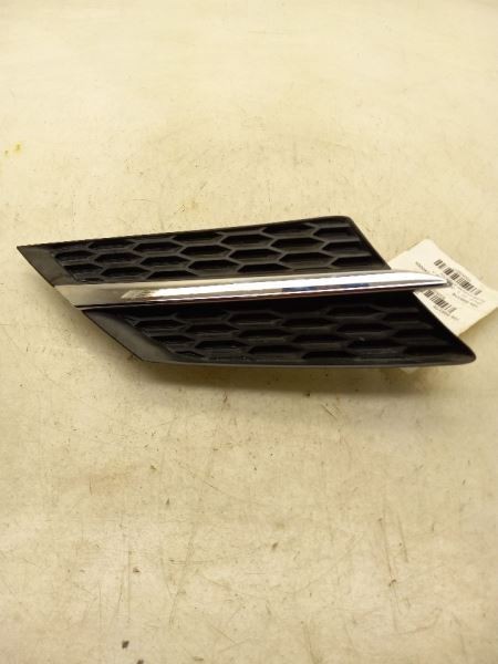 13-15 TOYOTA RAV4 XLE BUMPER MOUNTED PASSENGER SIDE LOWER GRILLE