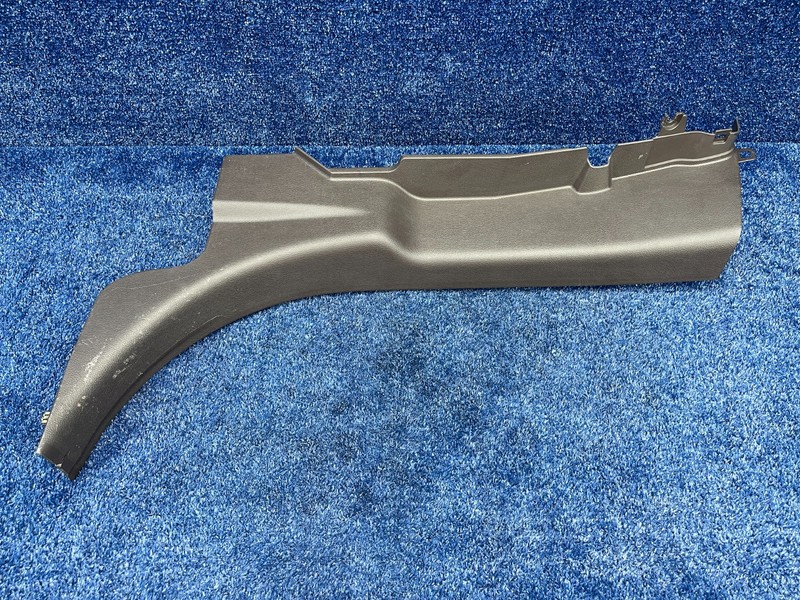 2014-2018 GMC Sierra 1500 Rear Left Interior Door Sill Scuff Plate OEM 22817399