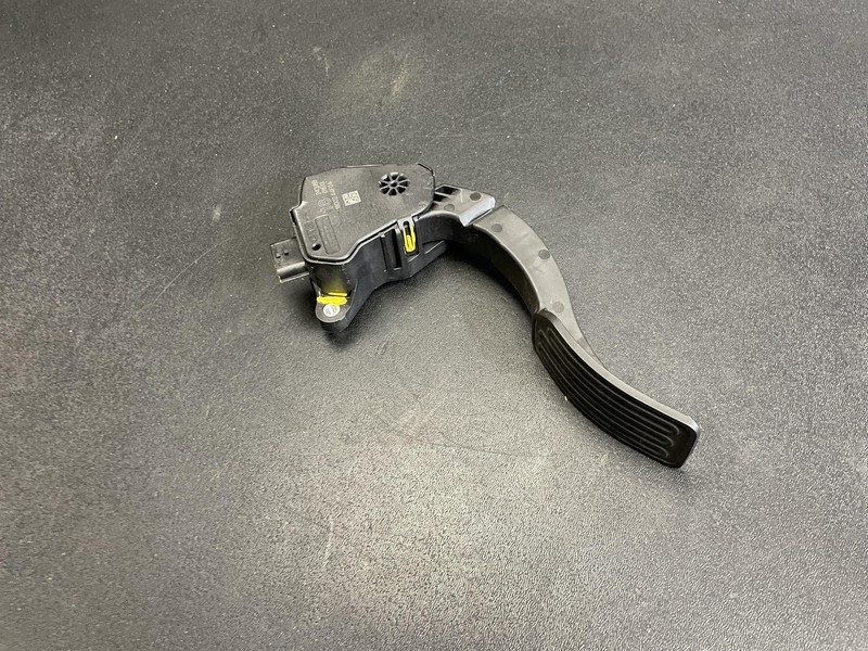 Gas Accelerator Pedal 2019 Nissan Sentra 18002-4AF0A 2016 2017 2018