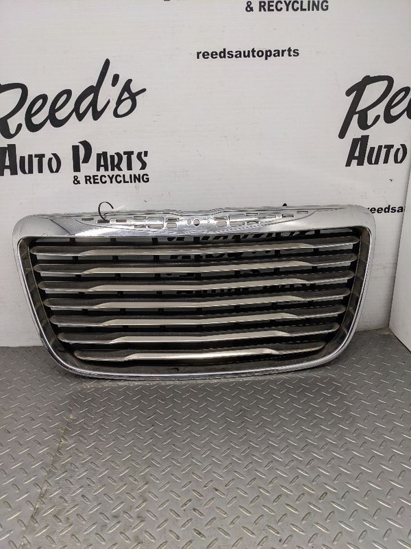 Grille Upper Chrome Surround Black Fits 11-14 200 1164961