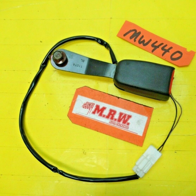 LEFT FRONT SEATBELT SEAT BELT BUCKLE LATCH RECEIVER DRIVER LF for 00 01 TIBURON